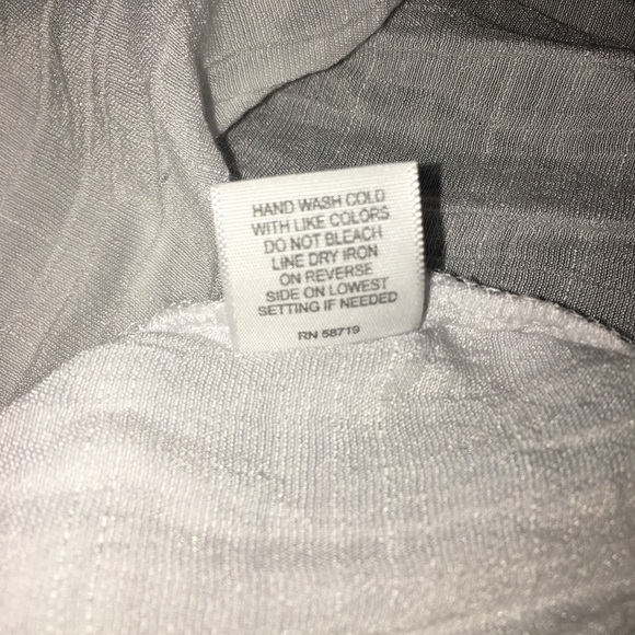 🍁SALE🍁Relativity White Top XL - Picture 6 of 6